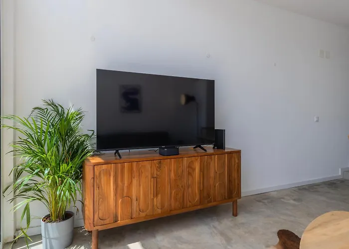 Poets Atelier * Oeiras