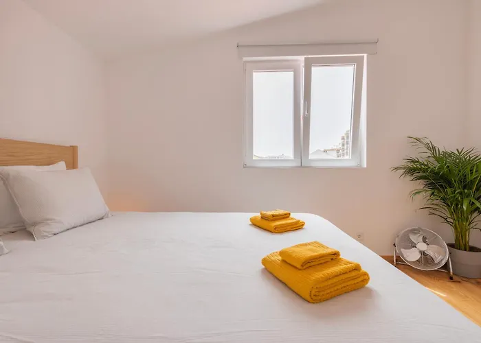 Poets Atelier Vila *