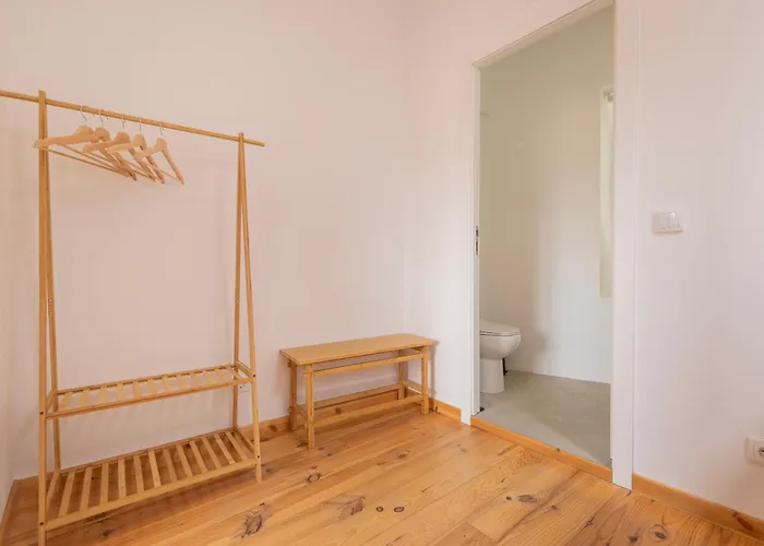 Poets Atelier Vila *